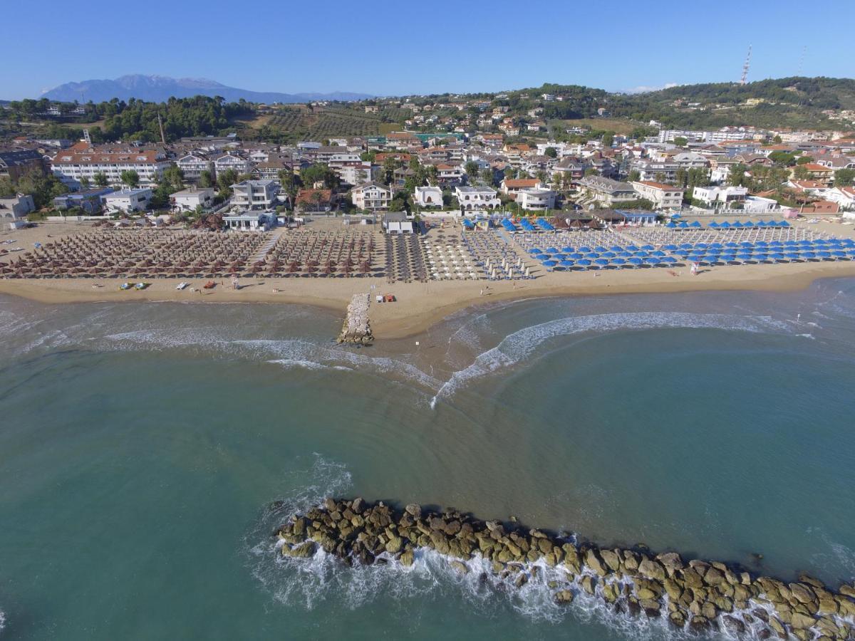 Hotel Diamante Francavilla Al Mare Bagian luar foto